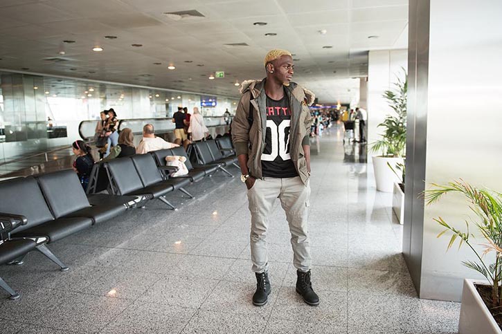 Messi - CAMEROON - 100 faces 100 countries - 100 лиц из 100 стран в аэропорту Стамбула. Полная версия